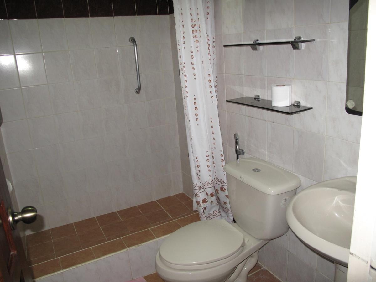 Makati Suites At Travelers Inn Makati City Esterno foto